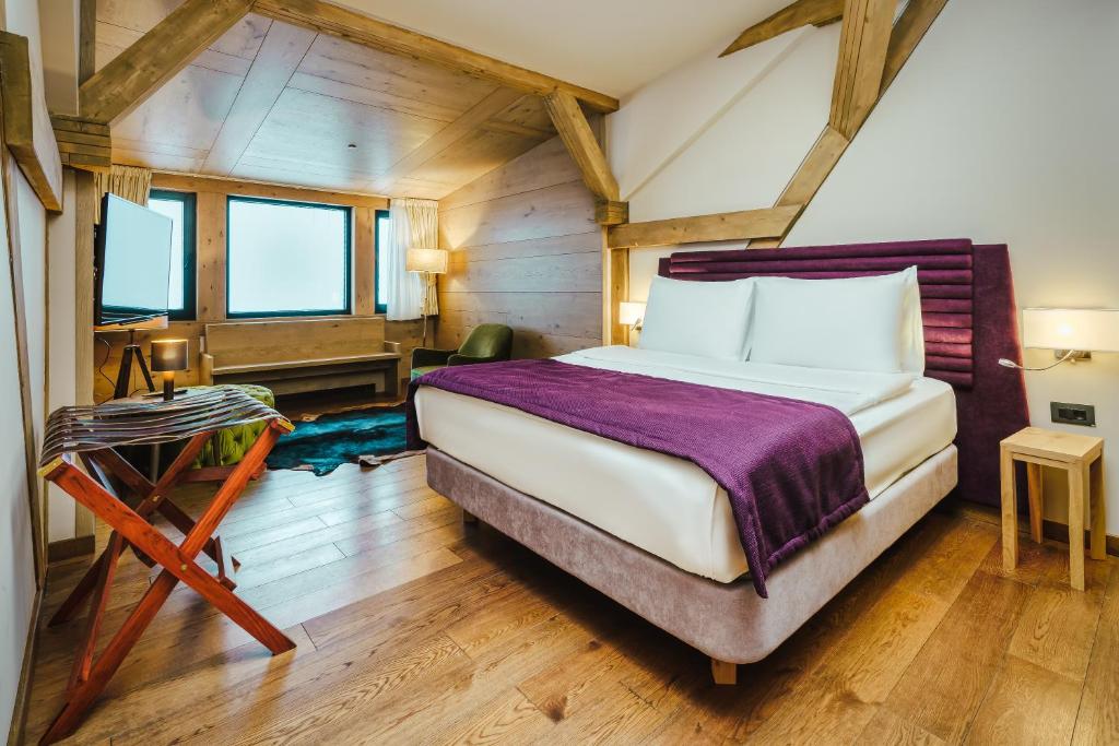 Postel nebo postele na pokoji v ubytování Gorski Hotel & Spa