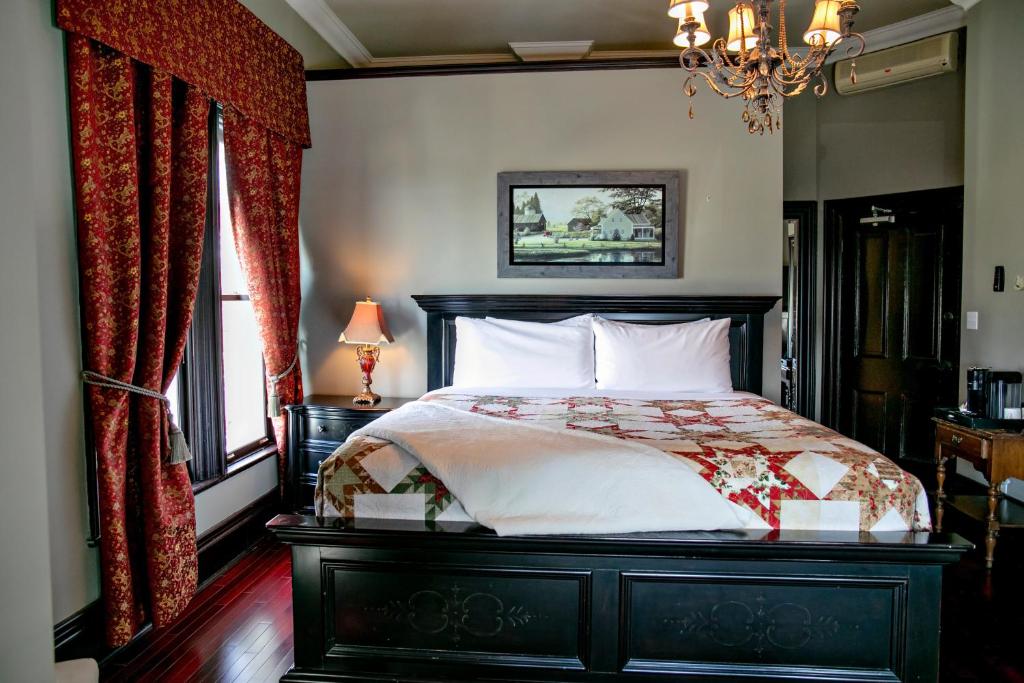Puddicombe House - Premium King Room