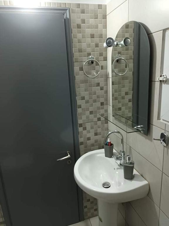 A bathroom at Chris rooms