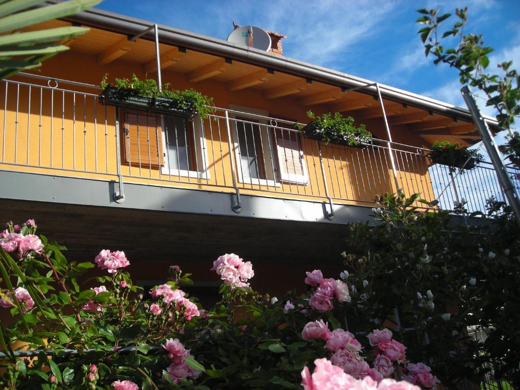 A balcony or terrace at Agritur Giovanazzi