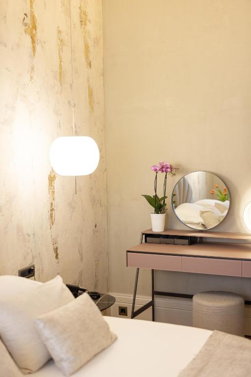 Castellano Hotel & Suites - 4