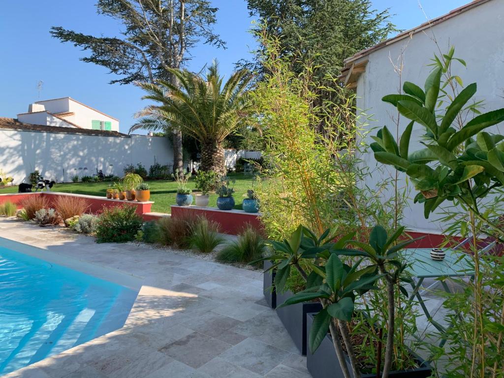 Chambre D Hote La Flotte En Ré B&B / Chambres d'hôtes Autour d'une histoire 2 (France La Flotte) -  Booking.com