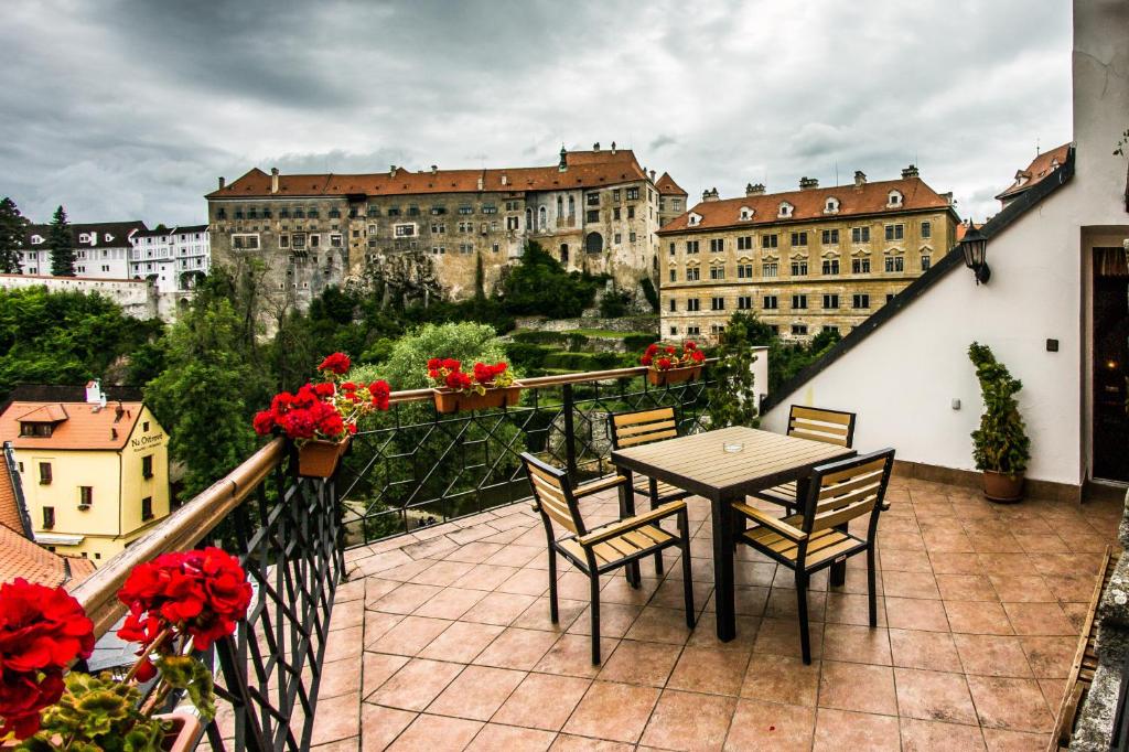 Balkón nebo terasa v ubytování Hotel Dvorak Cesky Krumlov