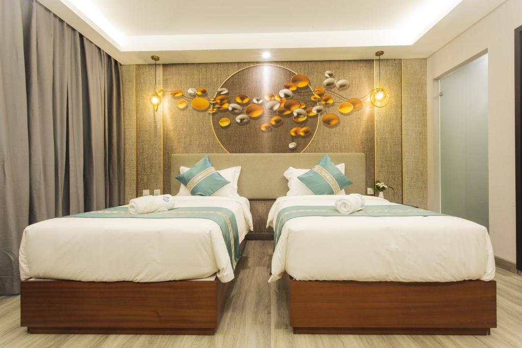 Thapae Twins Hotel - 1