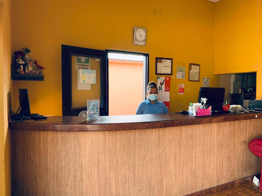 TV a/nebo společenská místnost v ubytování Hotel Rio Inn