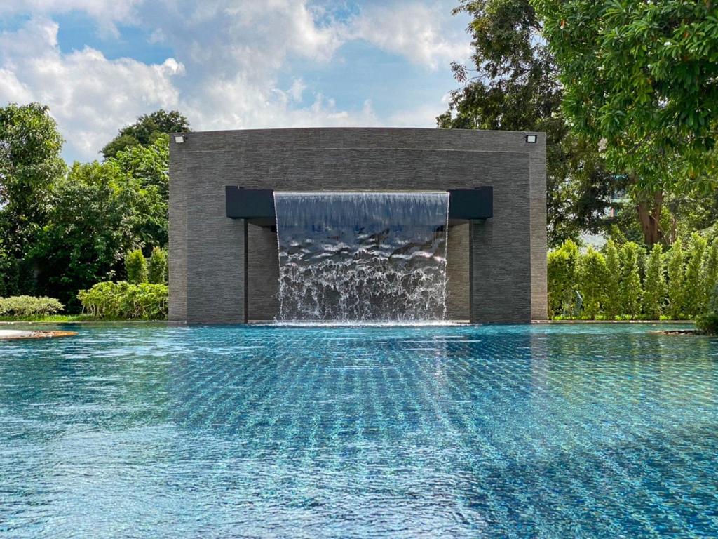 Manhattan Pattaya Hotel - SHA Extra Plus