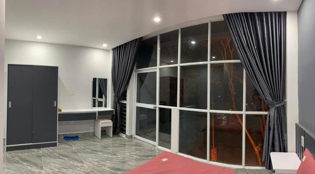 Lucy Hotel