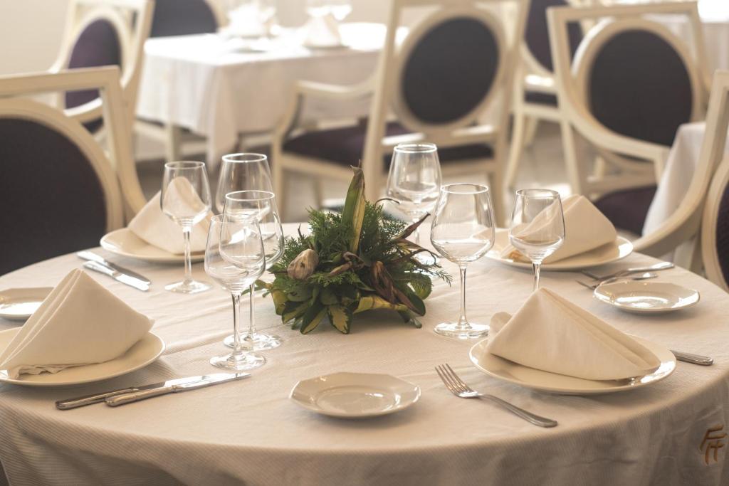 Restaurace v ubytování FAYA Hotel