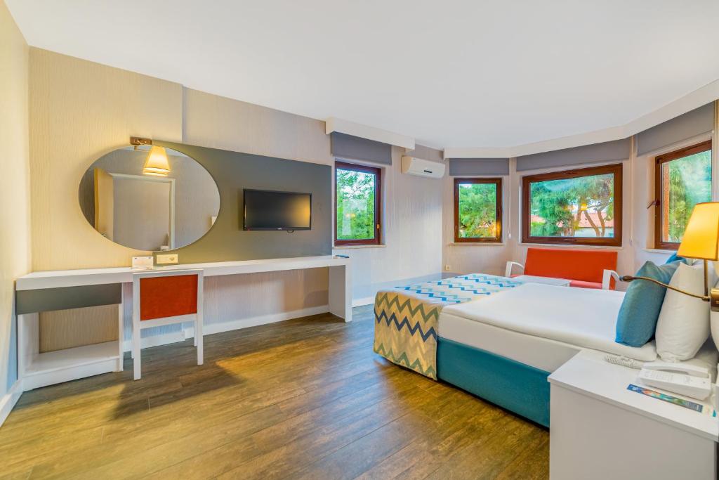 Justiniano Park Conti - 15