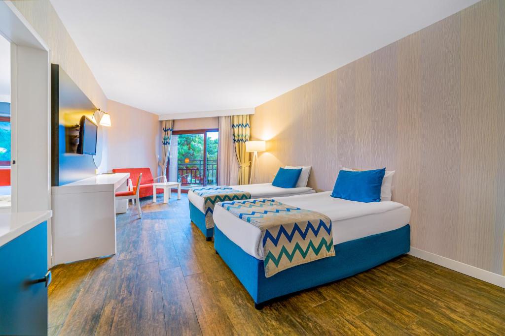 Justiniano Park Conti - 16