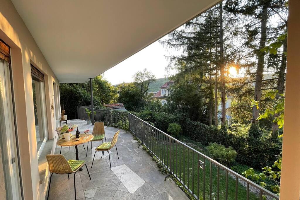 Balcony o terrace sa Modernes Apartment mit Ausblick stadtnah