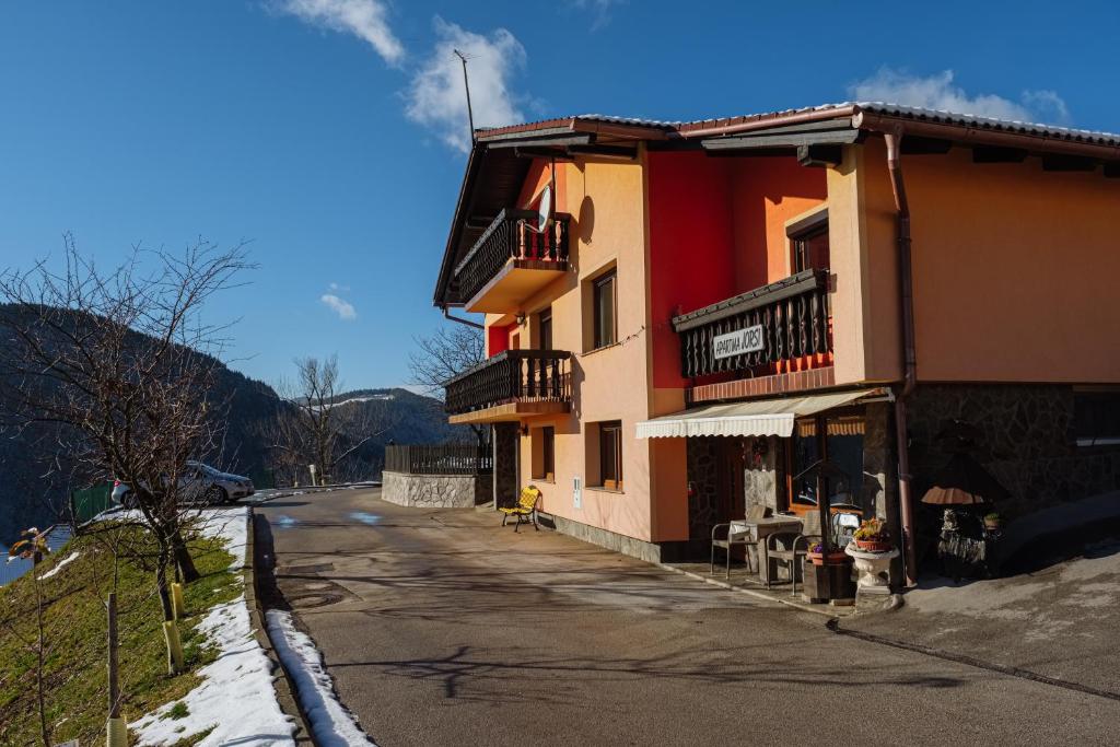 Nespecifikovaný výhled na hory nebo výhled na hory při pohledu z apartmánu