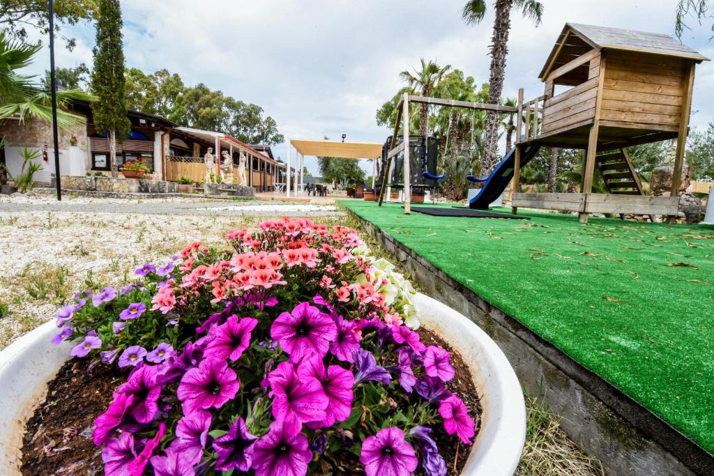 Сад в Giardini Sausari Residence