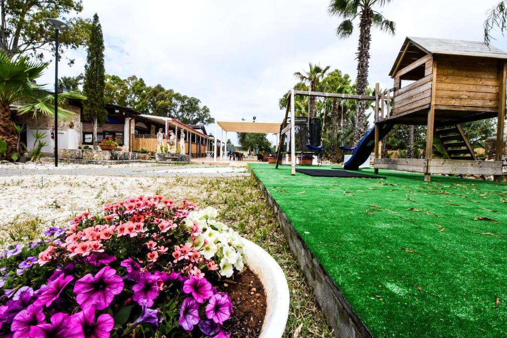 Сад в Giardini Sausari Residence