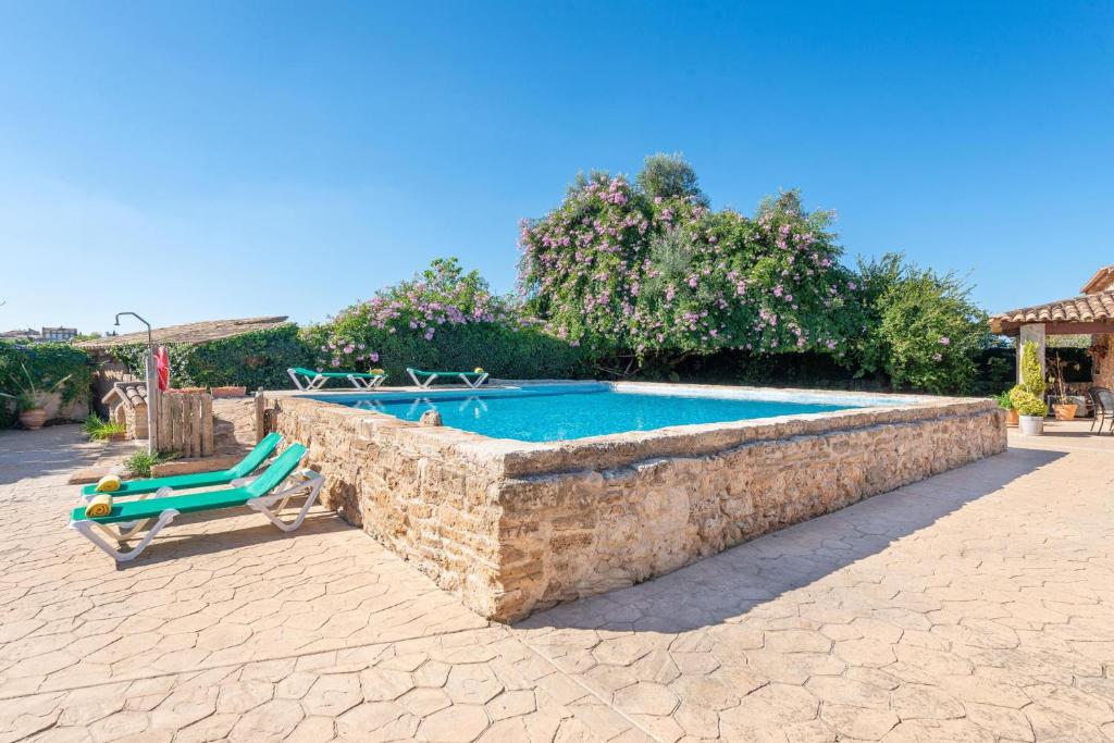Bazén v ubytování Sunset Finca Ses Contesas nebo v jeho okolí