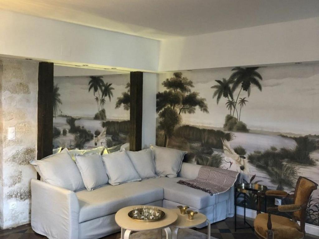 Confort & Charme : Appt Calme et Lumineux à Bourges avec Jardin Privé et Parking - FR-1-586-18 - Holiday Home (4 Adults)