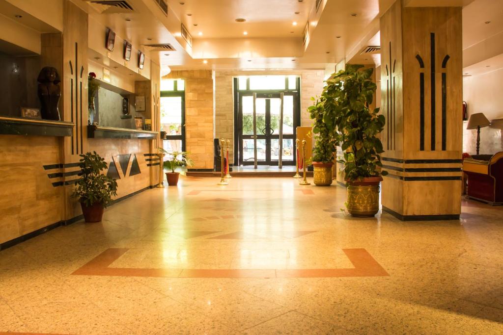 TV a/nebo společenská místnost v ubytování Marhaba Palace Hotel
