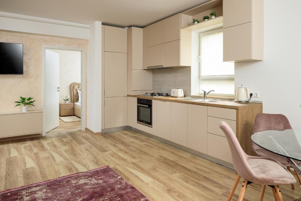 Brasov Holiday Apartments - Two-Bedroom Apartment