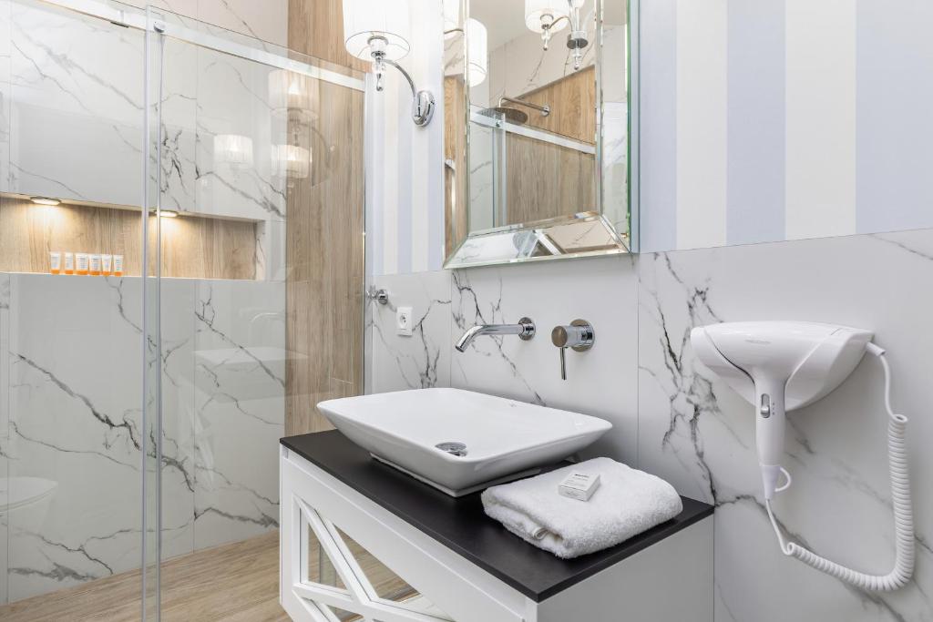 Prestiżowe Apartamenty Natural Darłówko by Noclegi Renters - Appartement