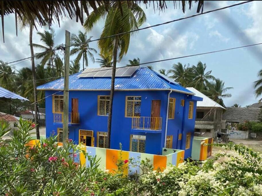 La Locanda Lodge – Apartment, 4 double rooms & Kitchen near the beach