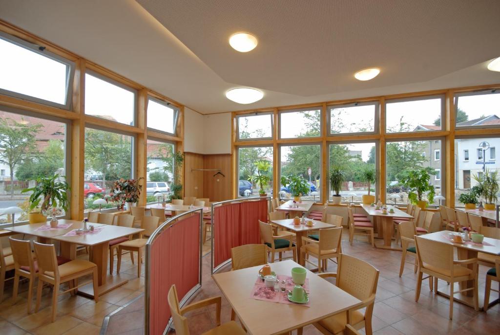Restoran või mõni muu söögikoht majutusasutuses Hotel Weidenmühle