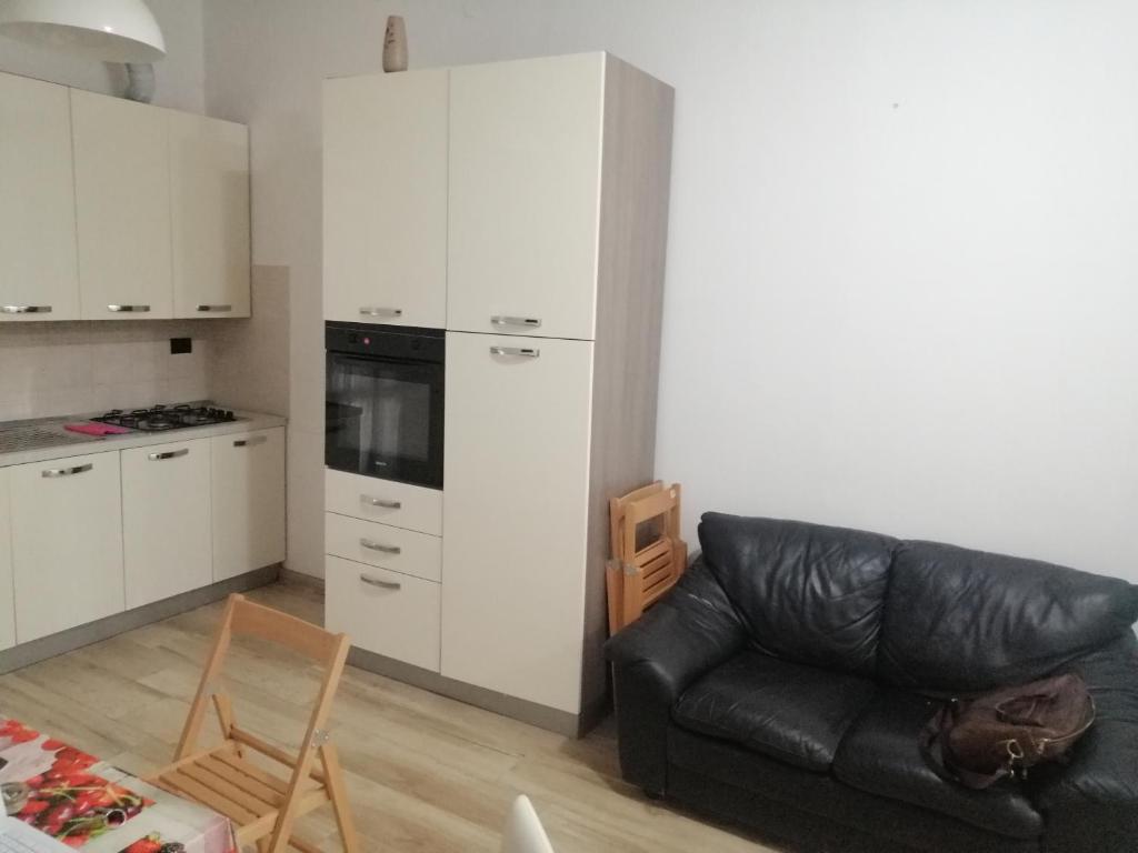 Kuchyňa alebo kuchynka v ubytovaní Villa Aurora Fronte spiaggia