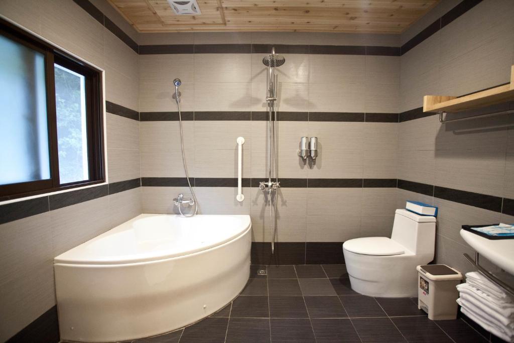 Vannituba majutusasutuses Li Wu Zuo Cun B&B