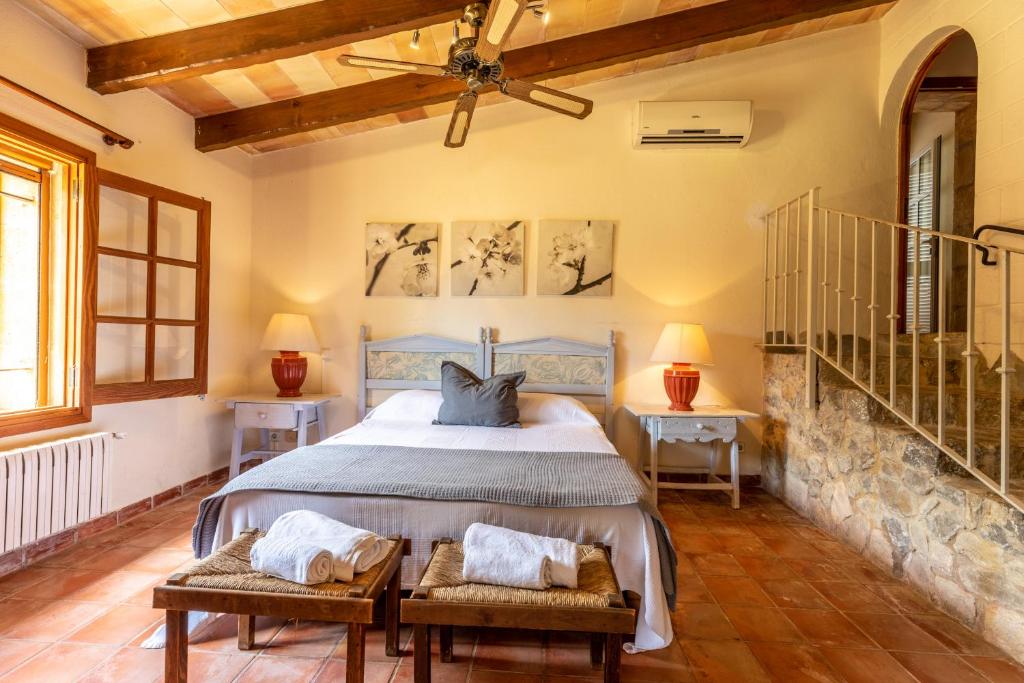 Posteľ alebo postele v izbe v ubytovaní Villa Costa Puerto Pollensa by JS Villas