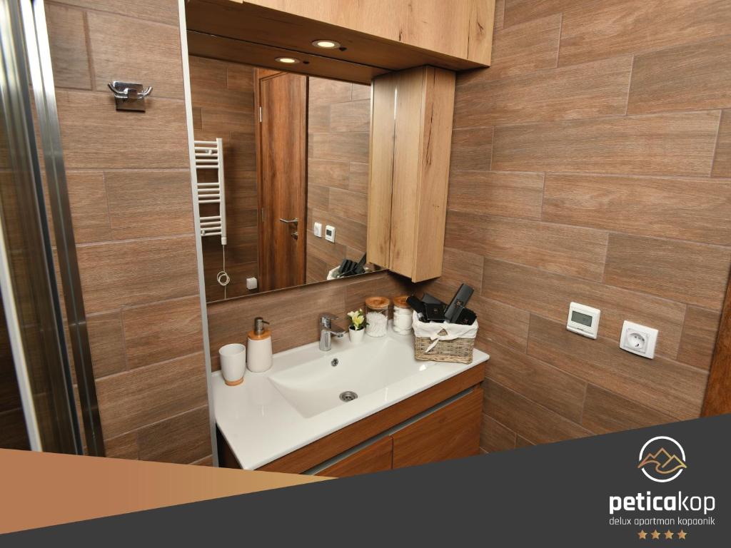 Koupelna v ubytování Apartman PETICA KOP A8 Kopaonik