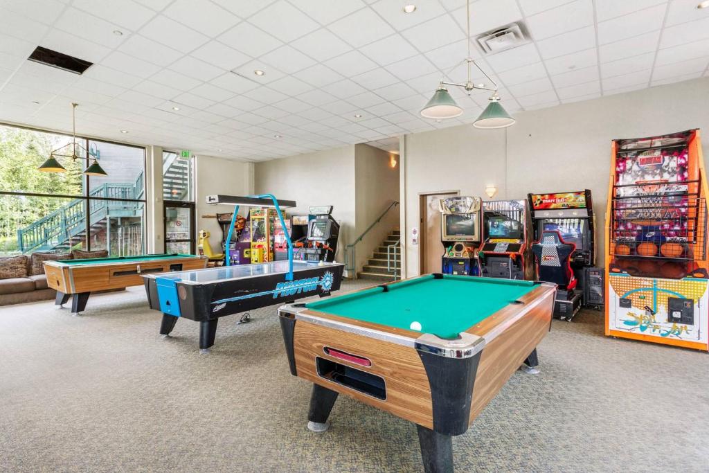 Treehouse Condo - Game Room in Guest Clubhouse - Summit County Realtor