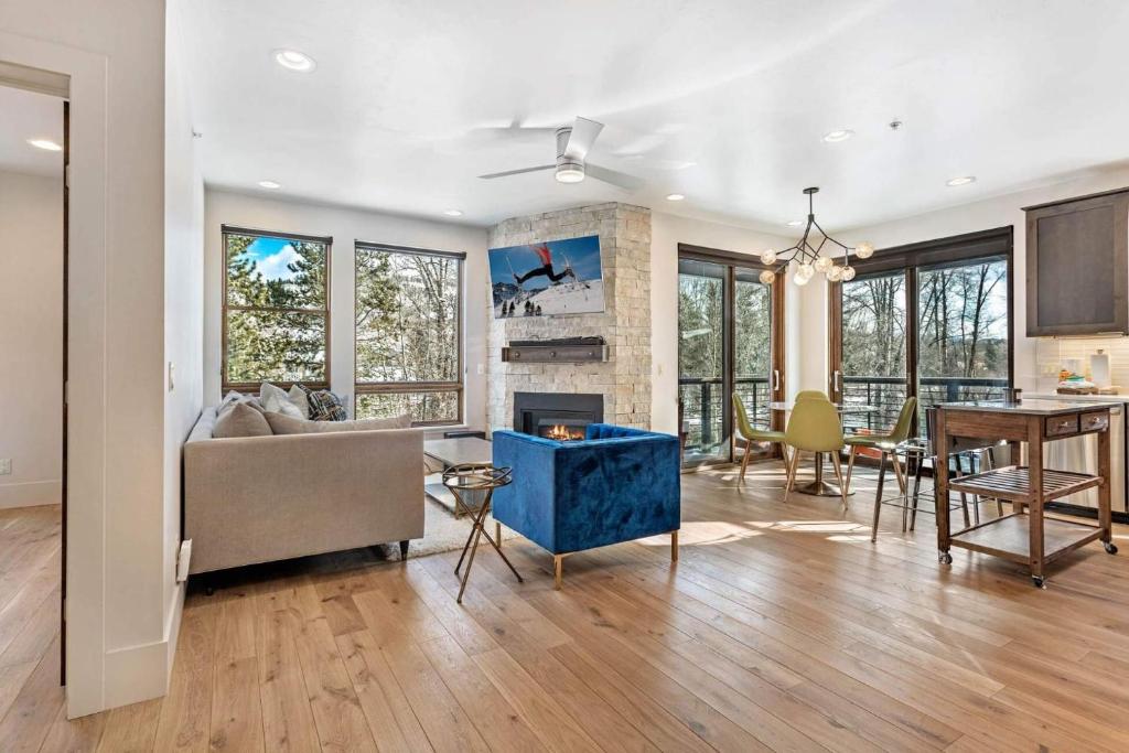 Blue River Flats 2-202 - Silverthorne - Housity