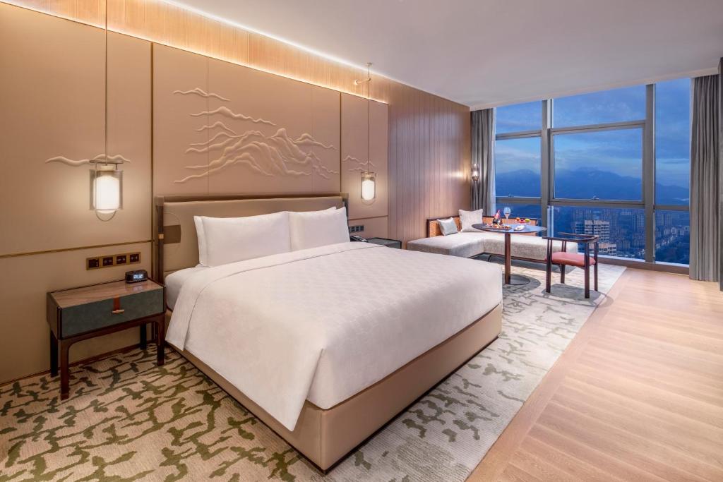 HUALUXE Hotels and Resorts Qingdao Licang - Executive Deluxe Double Room