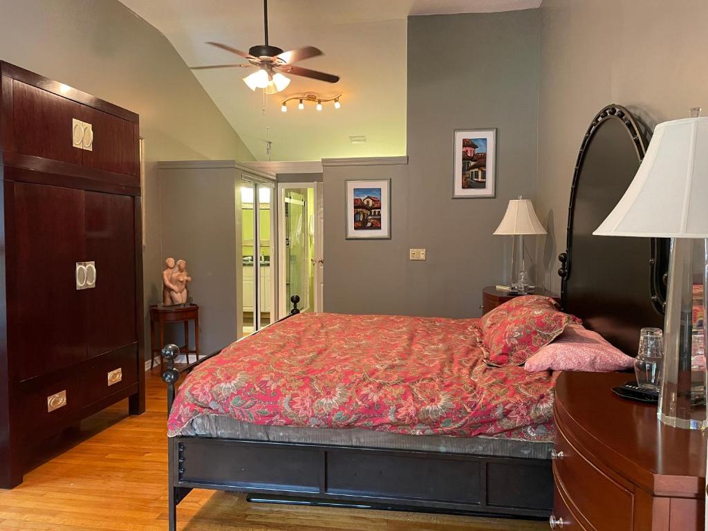 Unwind Island 3 Bedrooms 3 full washrooms - Three-Bedroom House