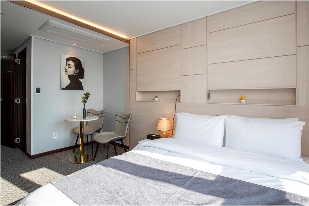 Griffinbay Hotel - Deluxe Double Room With Sea View
