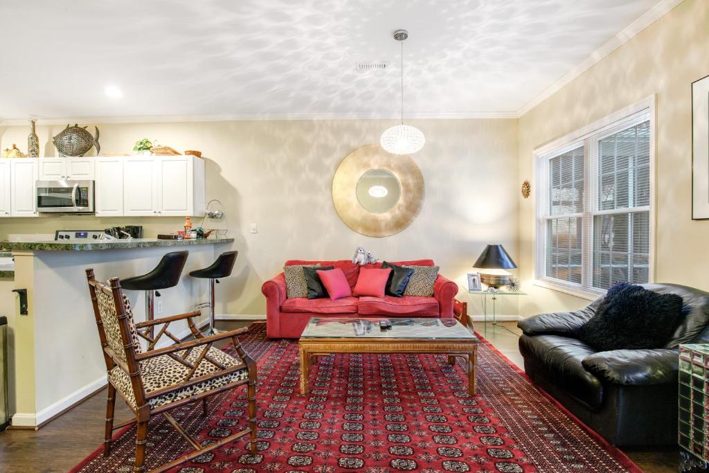 Η κουζίνα ή μικρή κουζίνα στο Oyster Bay Villas