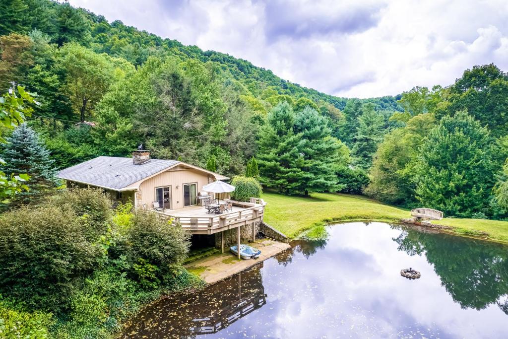 The Rock House at Big Bear Estates, Waynesville (updated prices 2024)