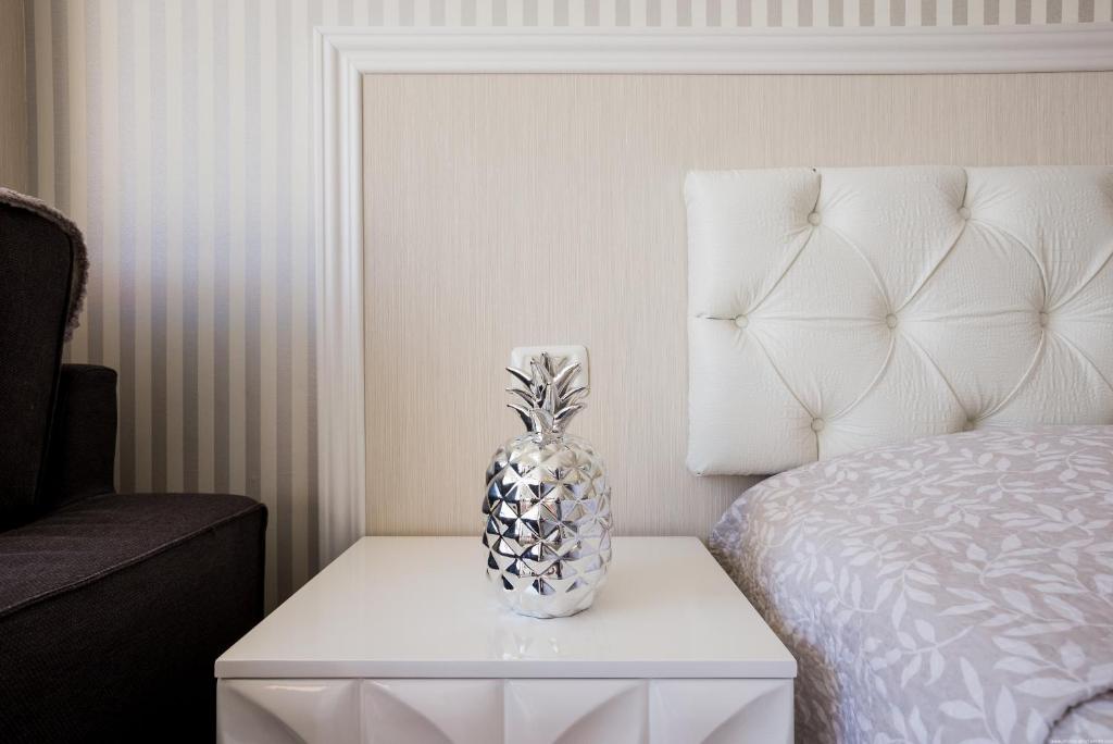 A bed or beds in a room at Las Americas de LUX 98m2