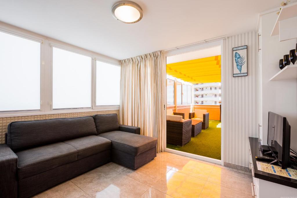 A television and/or entertainment centre at Las Americas de LUX 98m2