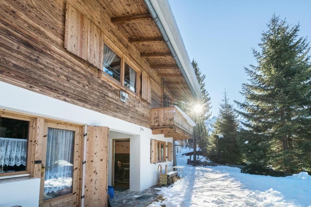Hochfügenblick-ski- und Wanderhütte during the winter