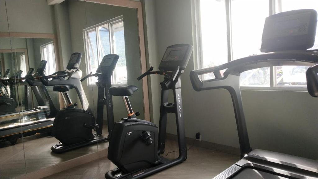 Fitness centrum a/nebo fitness zařízení v ubytování Muara Hotel Bukittinggi