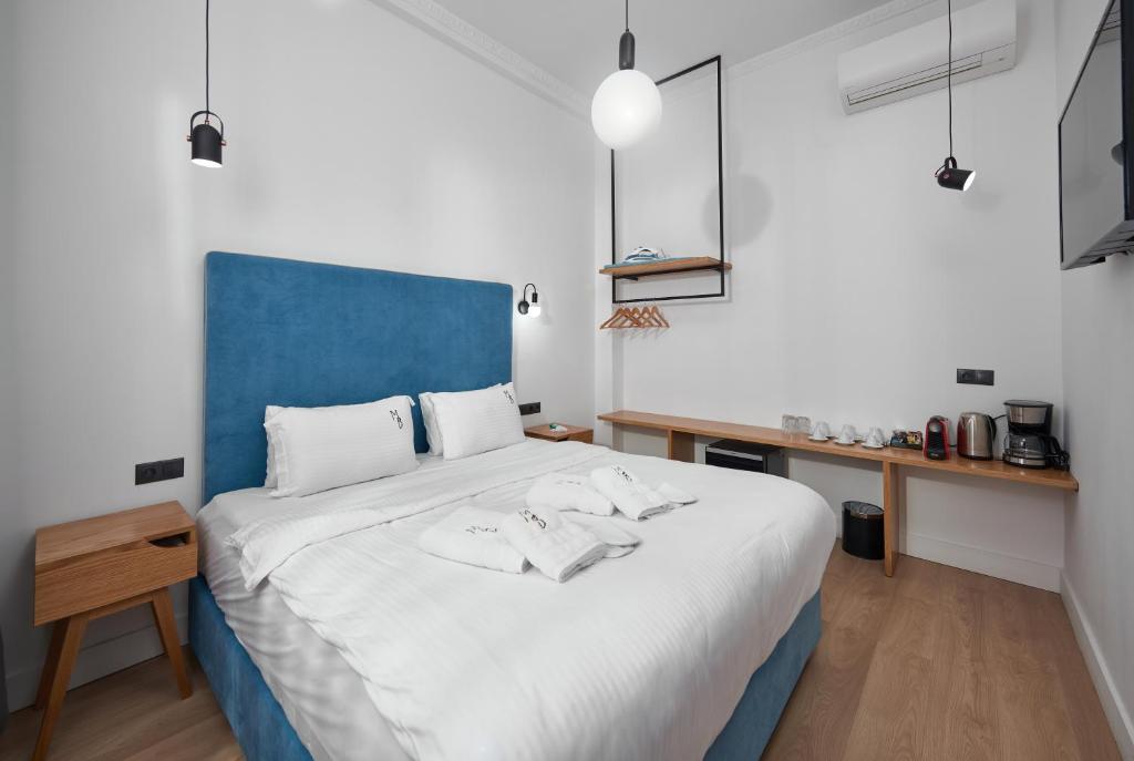 The Maroon Bottle Luxury Suites - Resim 16