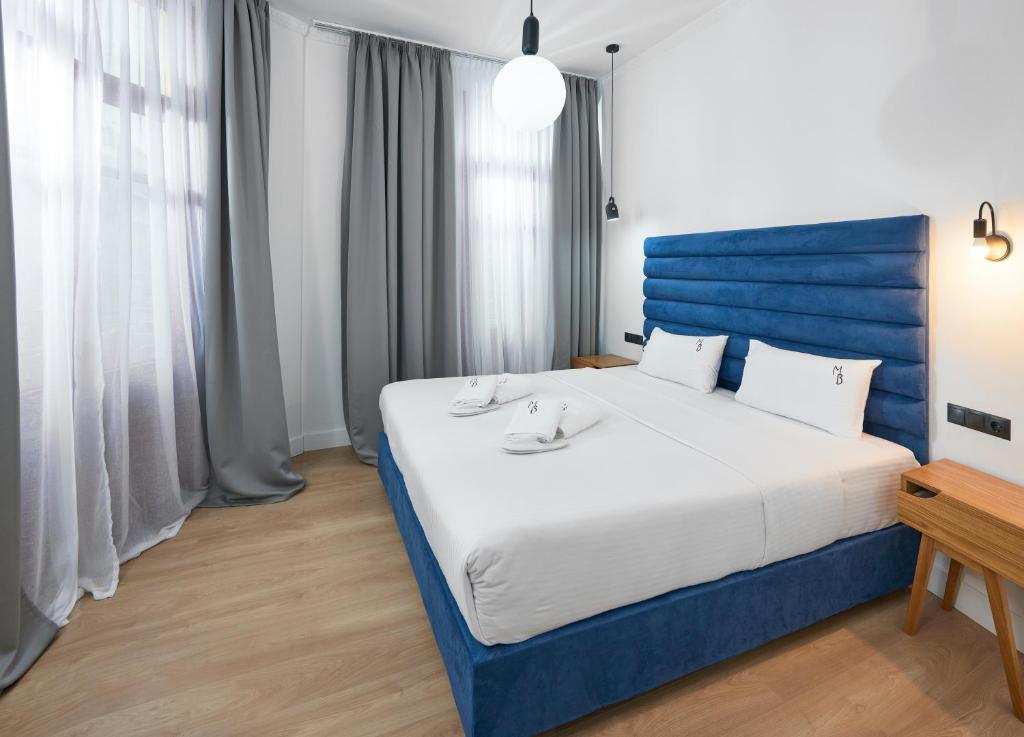 The Maroon Bottle Luxury Suites - Resim 9