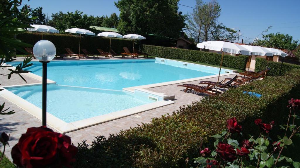 Basen w obiekcie Casa Vacanze Ribocchi lub w pobliżu
