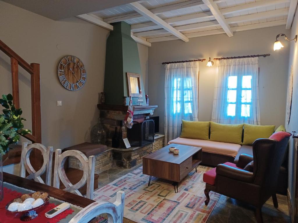 Rinoula's Traditional Houses - Luxe Familiekamer