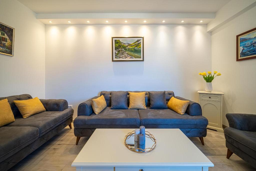 Boka View Luxury Suite - With free Garage Parking的休息区