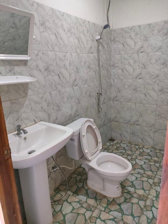 Een badkamer bij Seahorse Lipe Hostel