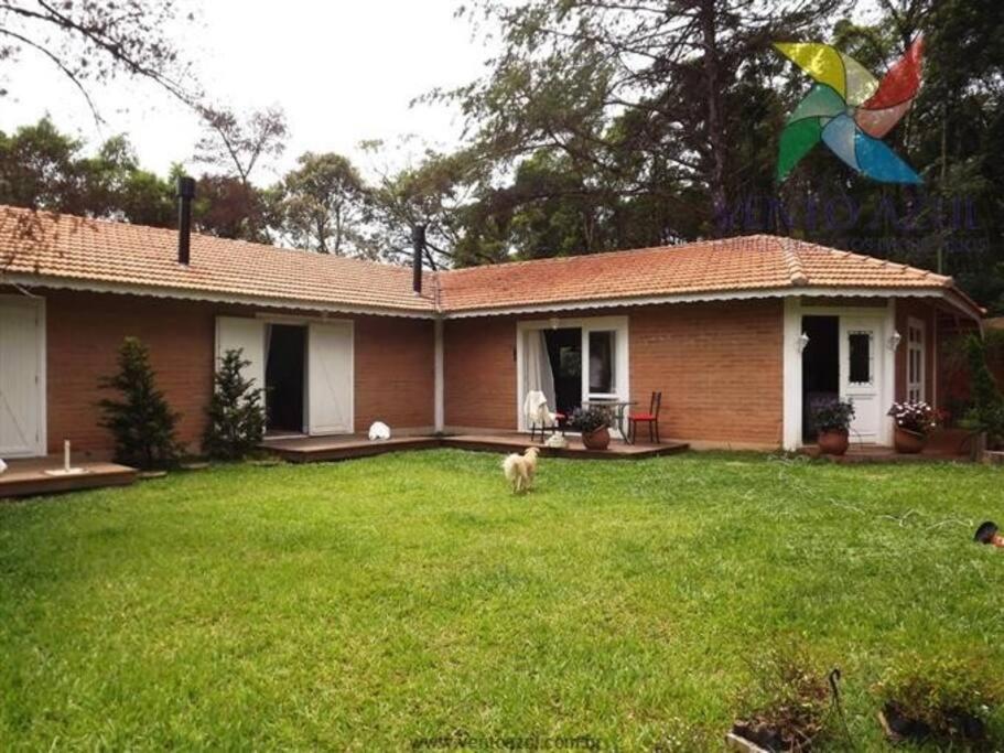 Κήπος έξω από το Casa LINDA TÉRREA e SUPER ACONCHEGANTE 3 Suítes