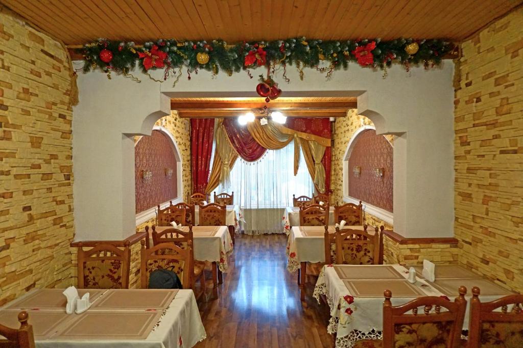 Restaurace v ubytování Затишний готель "Едем"