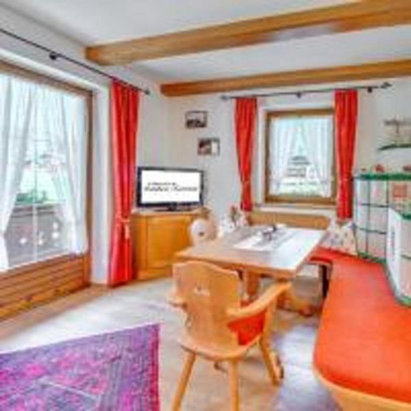 Posezení v ubytování Appartement Frühstückspension Landhaus Karwendel