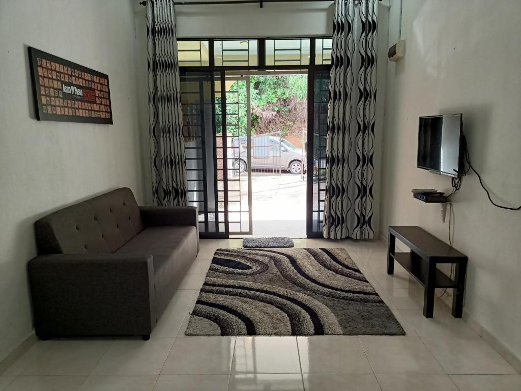 ADAMAYRAA HOMESTAY Tanah Merah